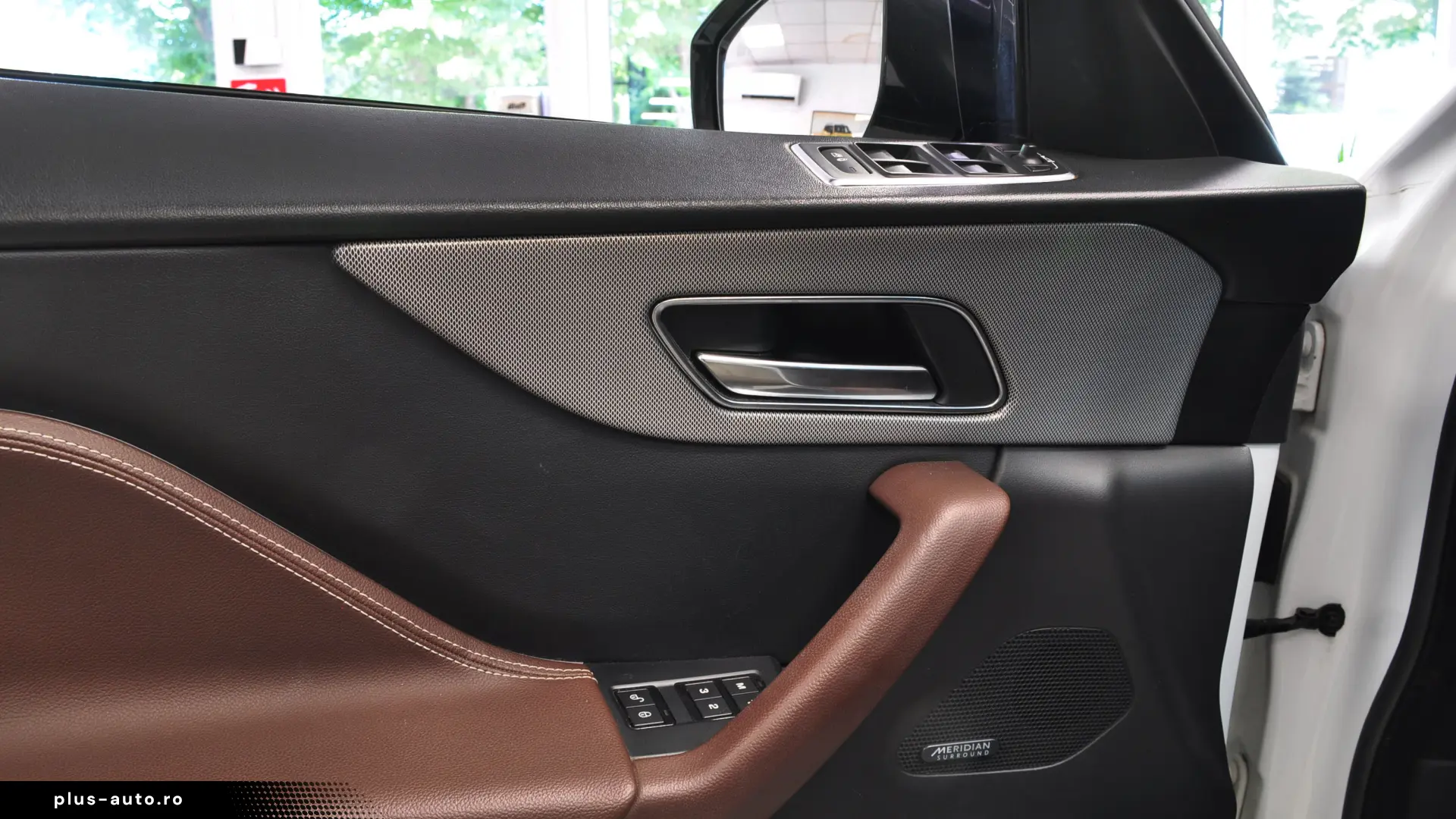 JAGUAR F-PACE 3.0i 380CP Piele Perforata Tabac Alcantara