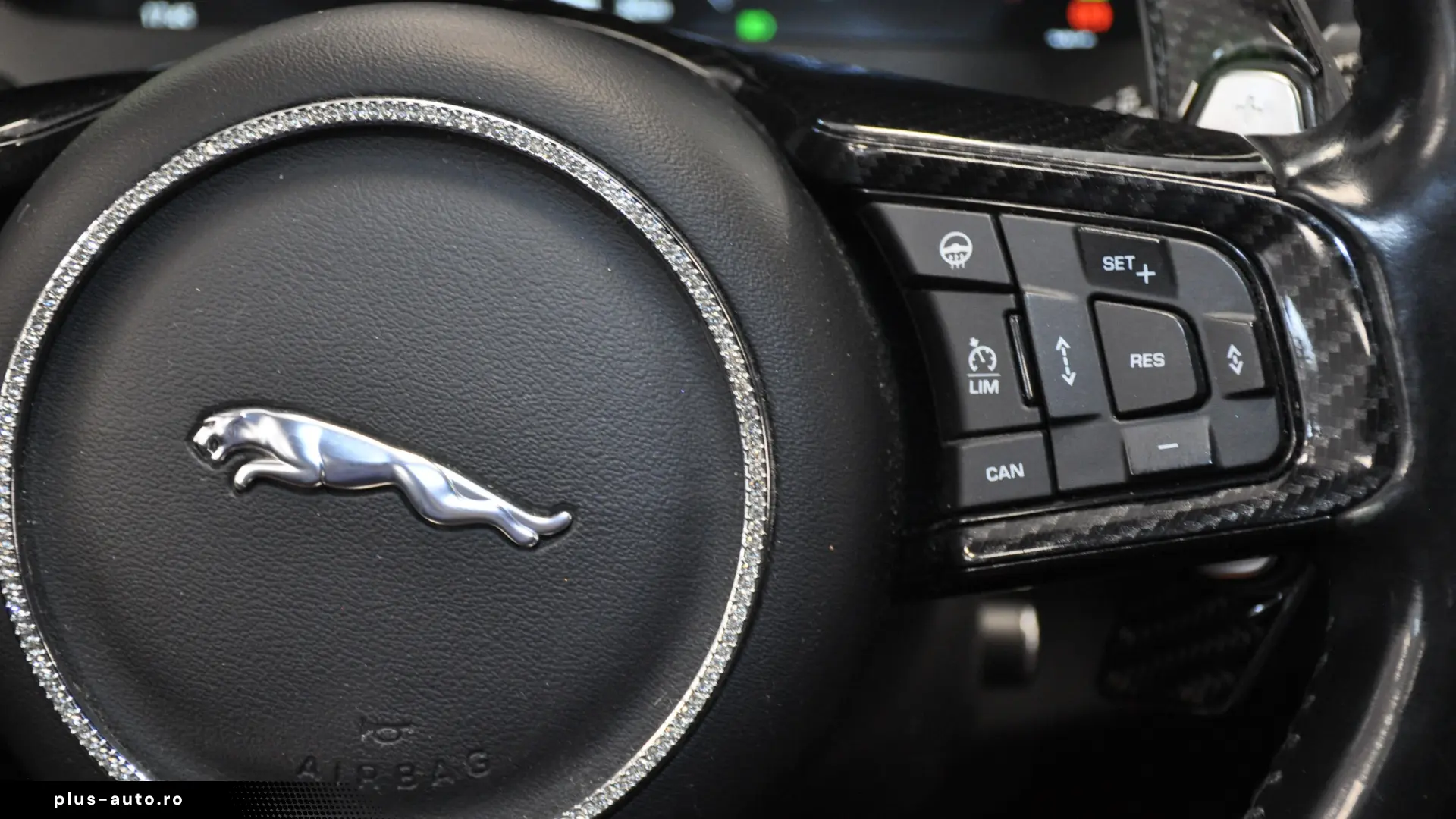 JAGUAR F-PACE 3.0i 380CP Piele Perforata Tabac Alcantara