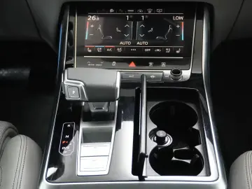 AUDI Q7 55 TFSIe Lang Quatt S LINE INDIVID PANO VOLL