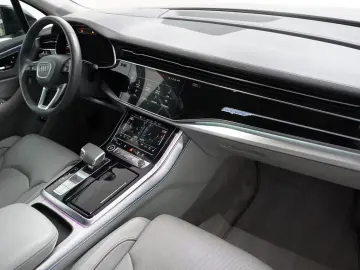 AUDI Q7 55 TFSIe Lang Quatt S LINE INDIVID PANO VOLL
