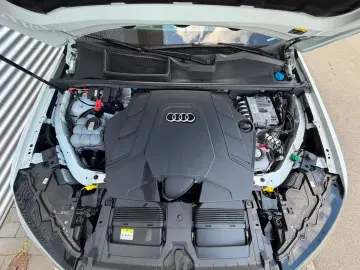 AUDI Q7 55 TFSIe S-LINE QUATTRO  HEAD UP ACC MATRIX