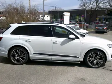 AUDI Q7 50 TDI quattro S line Sport Plus Bang Olufsen