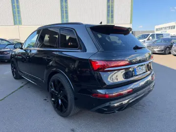 AUDI Q7 50 TDI quattro S line edition 22 Zoll Luft