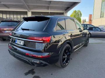 AUDI Q7 50 TDI quattro S line edition 22 Zoll Luft