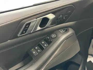 BMW X5 M50i Aut. Navi Leder LASER-LED Panorama 1Hand