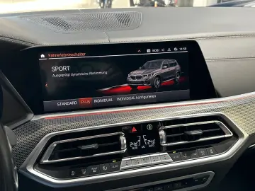 BMW X5 M50i Aut. Navi Leder LASER-LED Panorama 1Hand