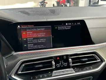 BMW X5 M50i Aut. Navi Leder LASER-LED Panorama 1Hand