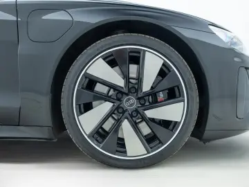 AUDI RS e-tron GT QUA MATRIX HUD B&O RFK NAVI CARBON