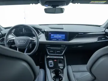 AUDI RS e-tron GT QUA MATRIX HUD B&O RFK NAVI CARBON