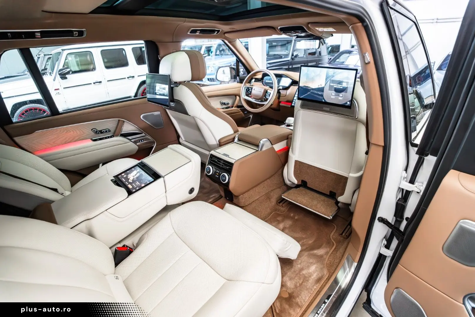 LAND ROVER Range Rover P615 LWB SV   SV Bespoke   Rear TV