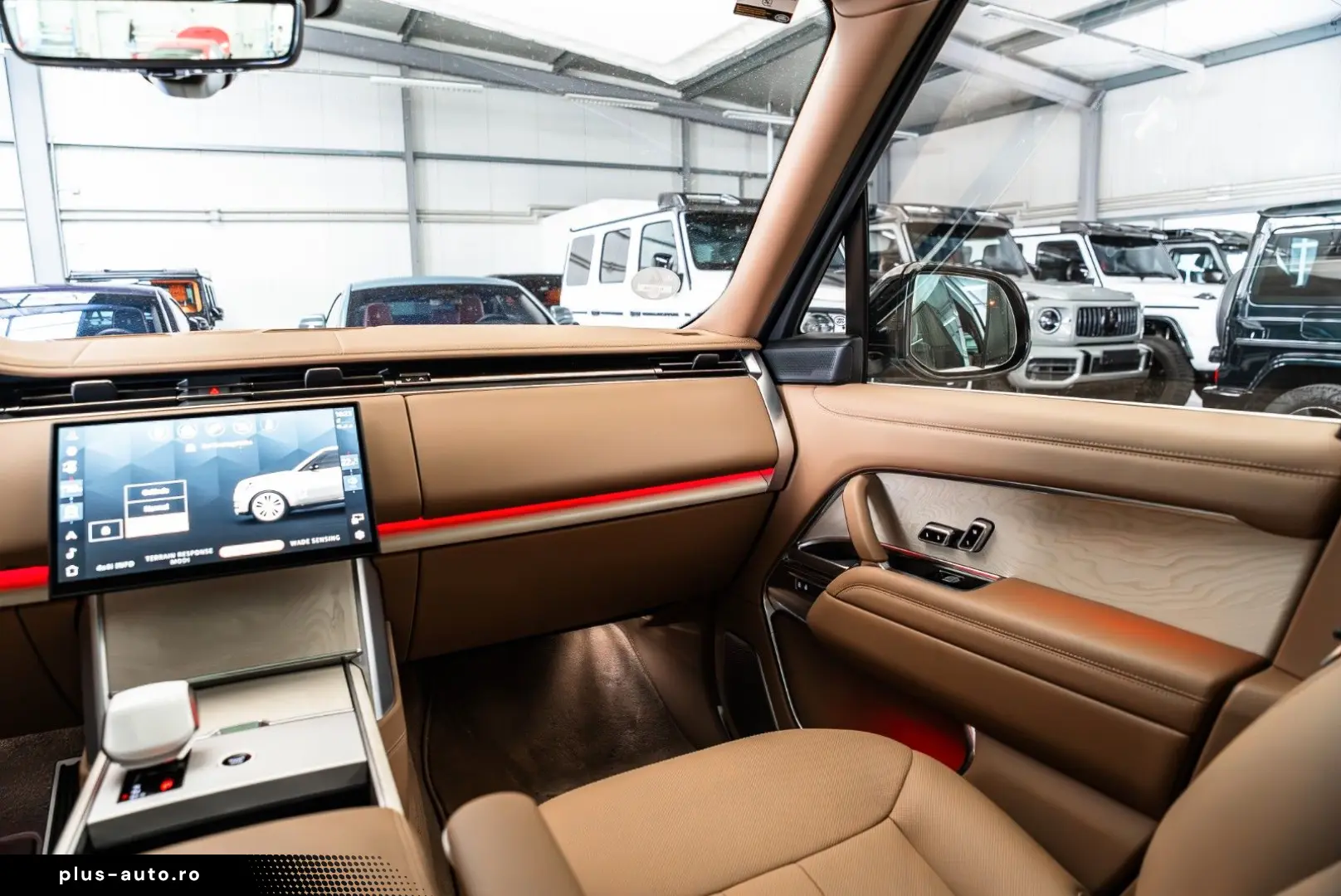 LAND ROVER Range Rover P615 LWB SV   SV Bespoke   Rear TV