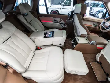 LAND ROVER Range Rover P615 LWB SV   SV Bespoke   Rear TV