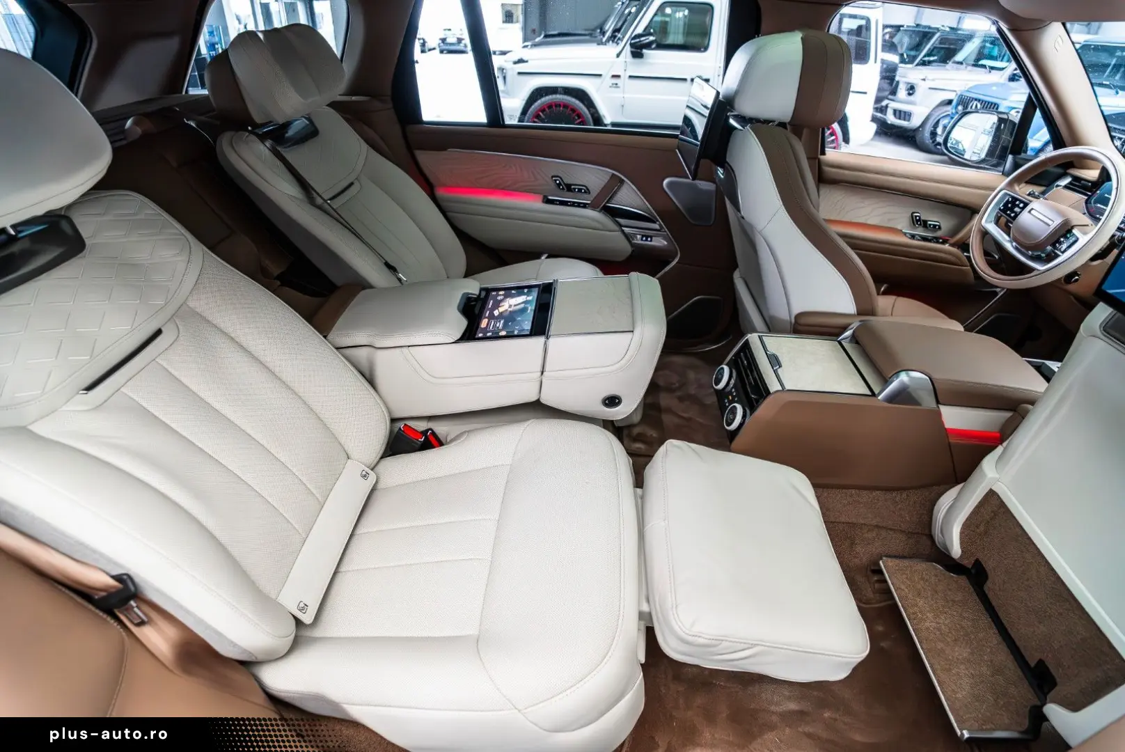 LAND ROVER Range Rover P615 LWB SV   SV Bespoke   Rear TV
