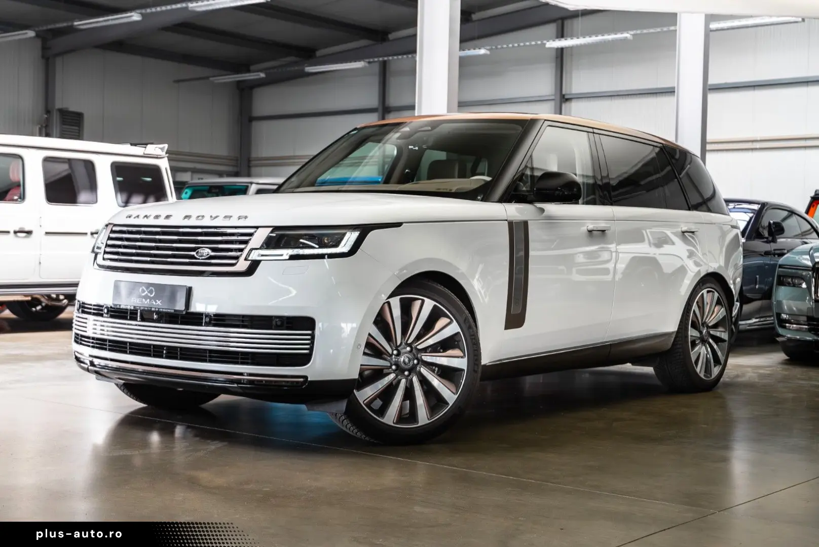 LAND ROVER Range Rover P615 LWB SV   SV Bespoke   Rear TV