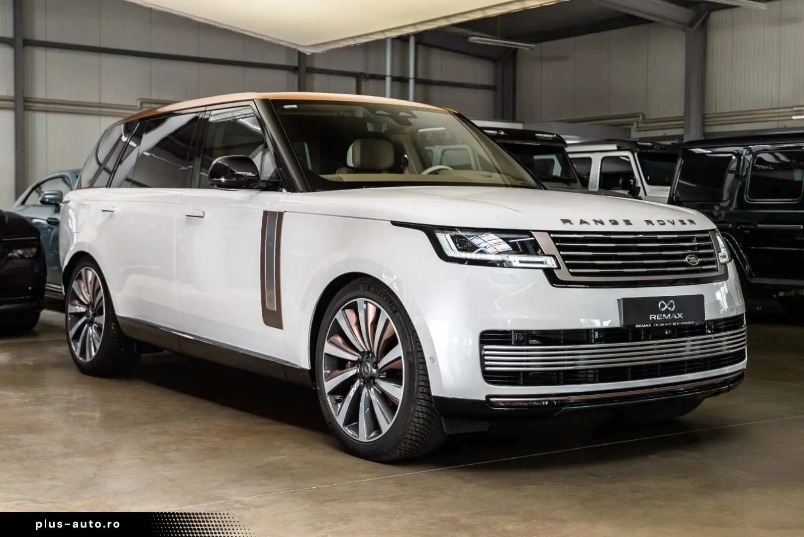LAND ROVER Range Rover P615 LWB SV   SV Bespoke   Rear TV