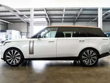 LAND ROVER Range Rover P615 LWB SV   SV Bespoke   Rear TV