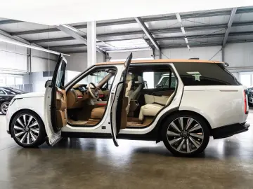LAND ROVER Range Rover P615 LWB SV   SV Bespoke   Rear TV
