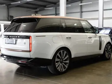 LAND ROVER Range Rover P615 LWB SV   SV Bespoke   Rear TV