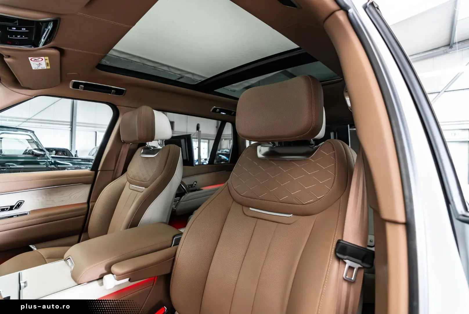 LAND ROVER Range Rover P615 LWB SV   SV Bespoke   Rear TV