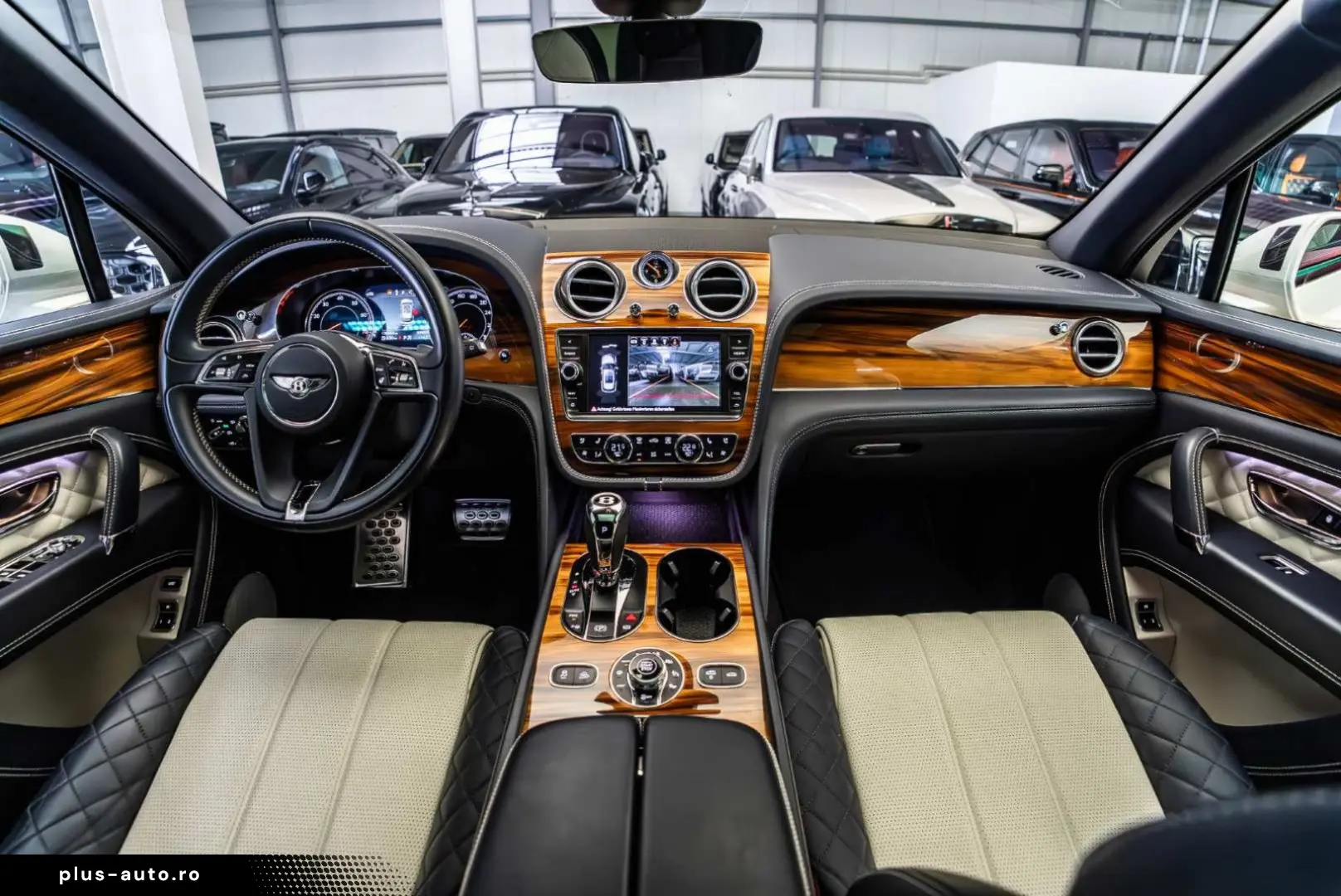 BENTLEY Bentayga 6.0 W12 Mulliner Full Carbon   Rear TV
