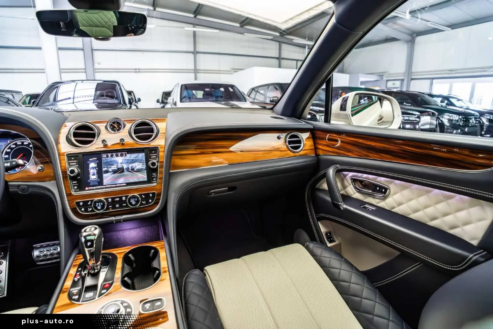 BENTLEY Bentayga 6.0 W12 Mulliner Full Carbon   Rear TV