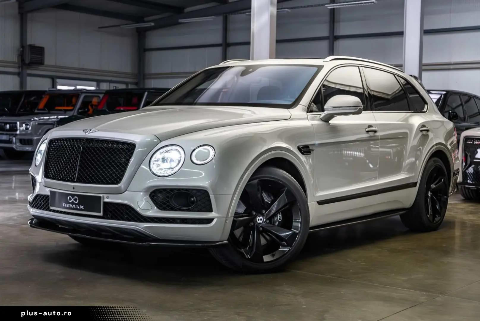 BENTLEY Bentayga 6.0 W12 Mulliner Full Carbon   Rear TV