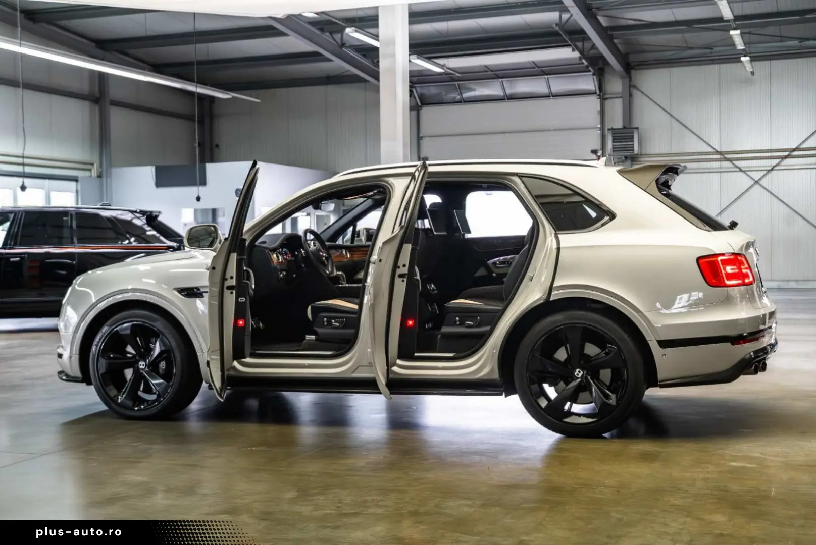 BENTLEY Bentayga 6.0 W12 Mulliner Full Carbon   Rear TV