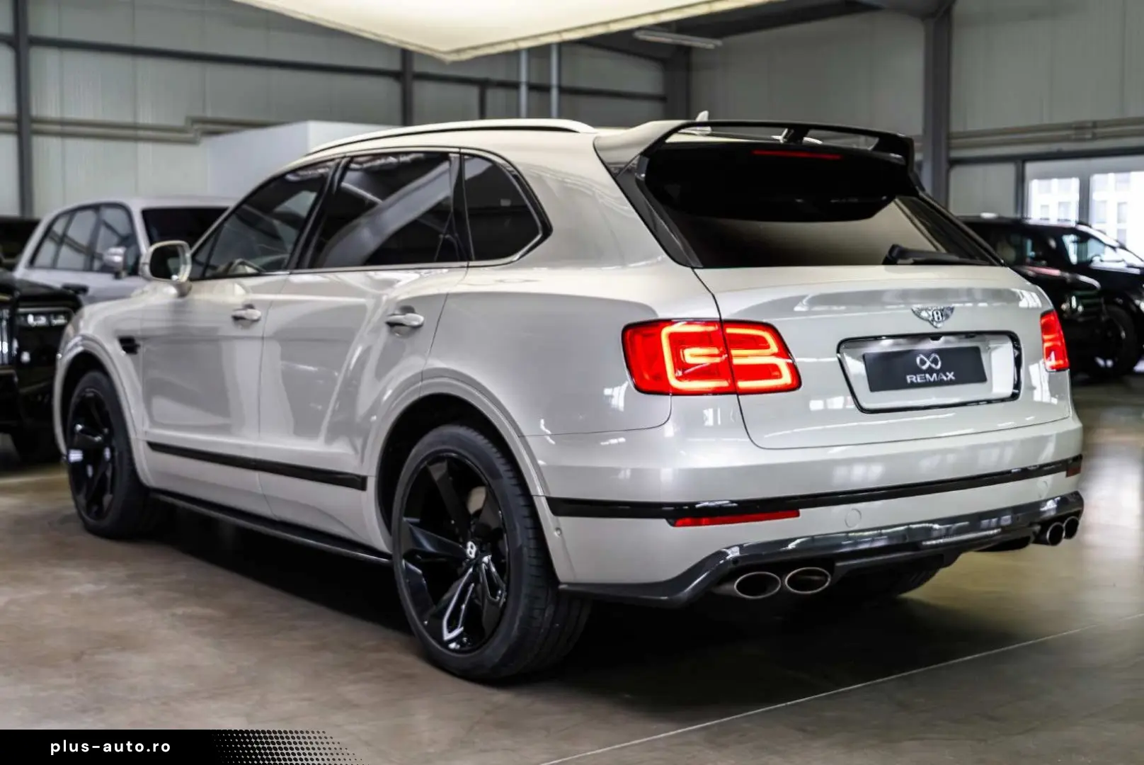 BENTLEY Bentayga 6.0 W12 Mulliner Full Carbon   Rear TV