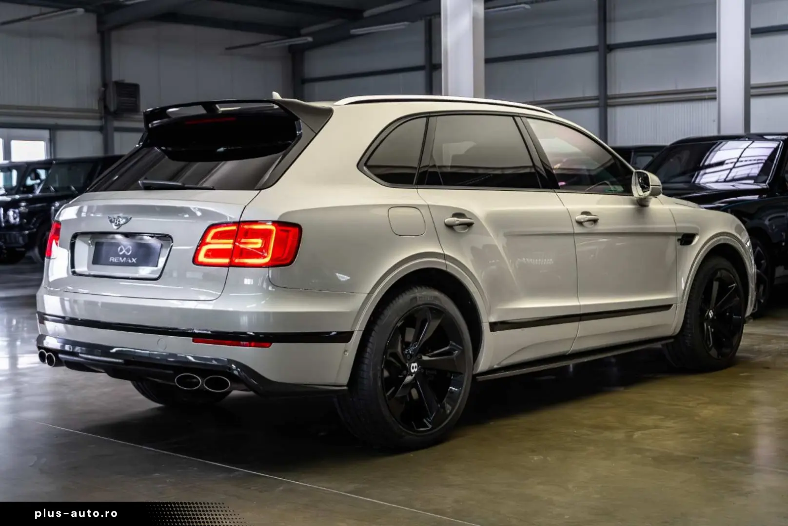 BENTLEY Bentayga 6.0 W12 Mulliner Full Carbon   Rear TV