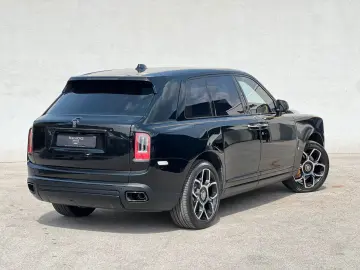 ROLLS ROYCE Cullinan Black Badge