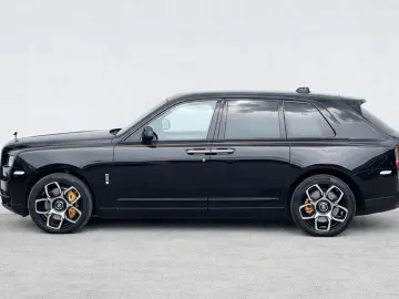 ROLLS ROYCE Cullinan Black Badge