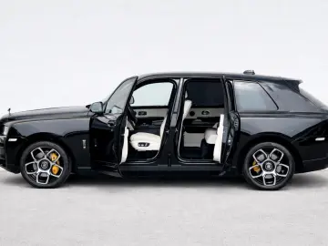 ROLLS ROYCE Cullinan Black Badge