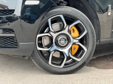 ROLLS ROYCE Cullinan Black Badge