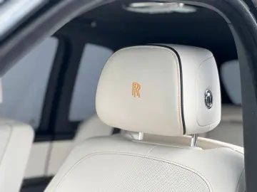 ROLLS ROYCE Cullinan Black Badge