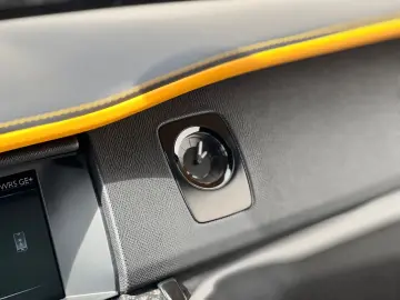 ROLLS ROYCE Cullinan Black Badge