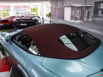 FERRARI Roma  BESPOKE CELESTE TREVI