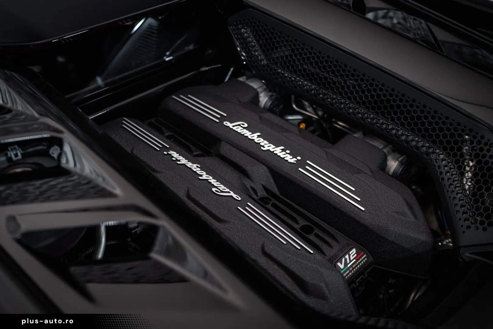 LAMBORGHINI Revuelto Nero Nemesis  Lift  Passenger Display