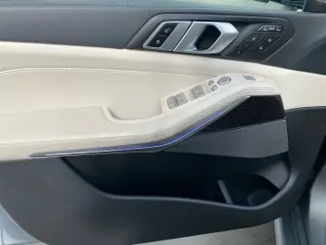 BMW X7 xDrive40i M Sport Pro HUD Pano Sky H K 23´´