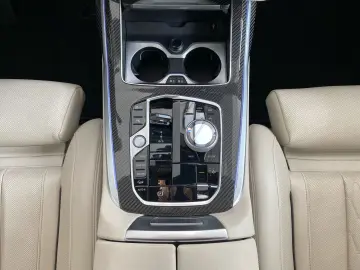 BMW X7 xDrive40i M Sport Pro HUD Pano Sky H K 23´´