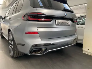 BMW X7 xDrive40i M Sport Pro HUD Pano Sky H K 23´´