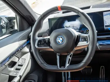 BMW i5 M60 Pro xDrive PANO 20-ZOLL CARBON