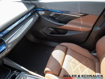 BMW i5 M60 Pro xDrive PANO 20-ZOLL CARBON