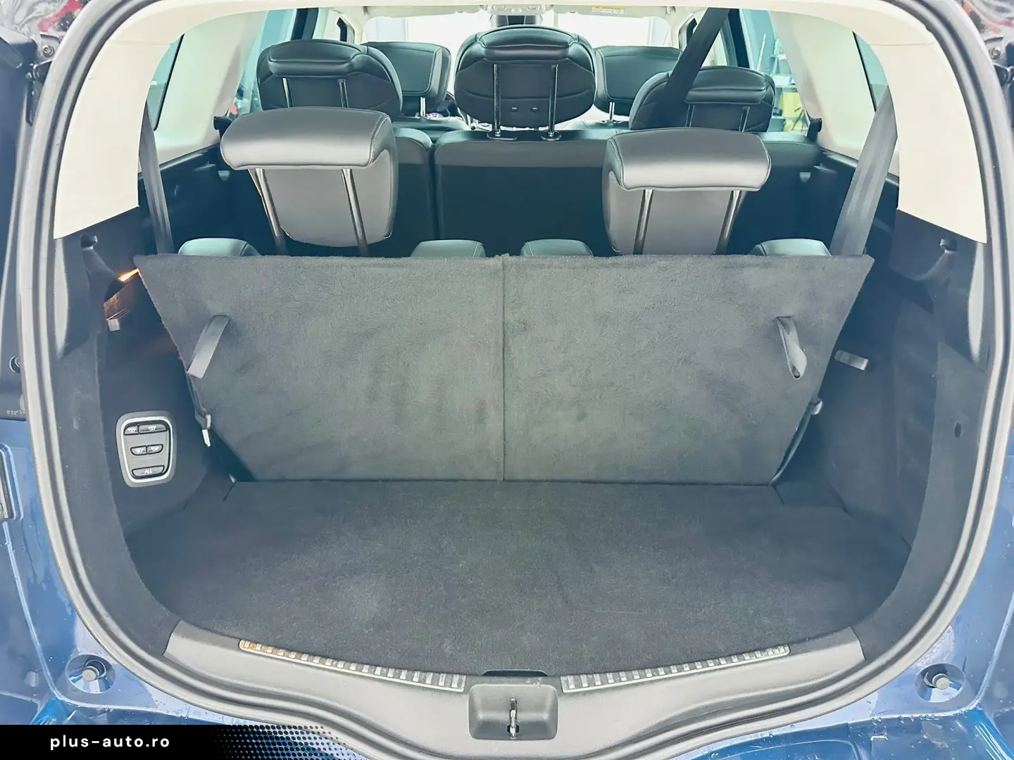 RENAULT GRAND SCENIC 2022 1.3i E6 7 Locuri Garantie 12 Luni