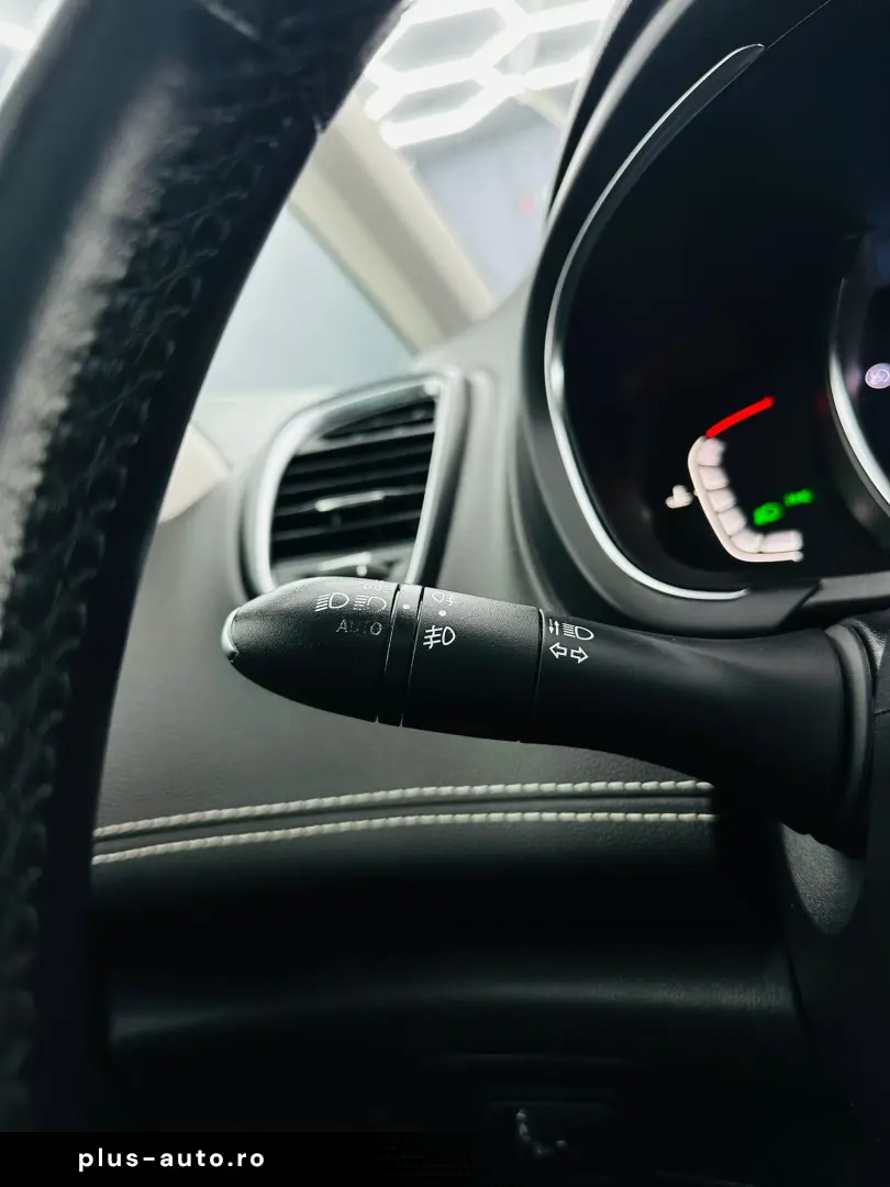 RENAULT GRAND SCENIC 2022 1.3i E6 7 Locuri Garantie 12 Luni