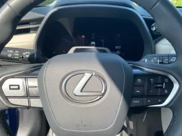 LEXUS LBX FWD Elegant  LED el. Heck CAM SHZ CarPlay PD