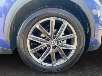 LEXUS LBX FWD Elegant  LED el. Heck CAM SHZ CarPlay PD