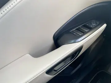 LEXUS LBX FWD Elegant  LED el. Heck CAM SHZ CarPlay PD