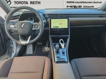 LEXUS LBX FWD Elegant 1.5 Hybrid EU6e HUD Navi Leder D