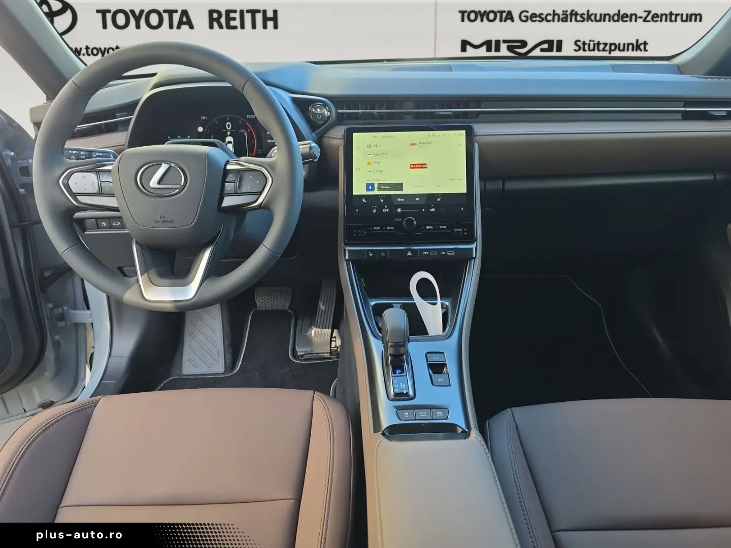 LEXUS LBX FWD Elegant 1.5 Hybrid EU6e HUD Navi Leder D