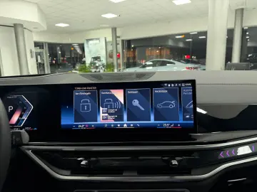 BMW X5 xDrive30d M-Sport PANO SOFT HUD H-K AHK 360